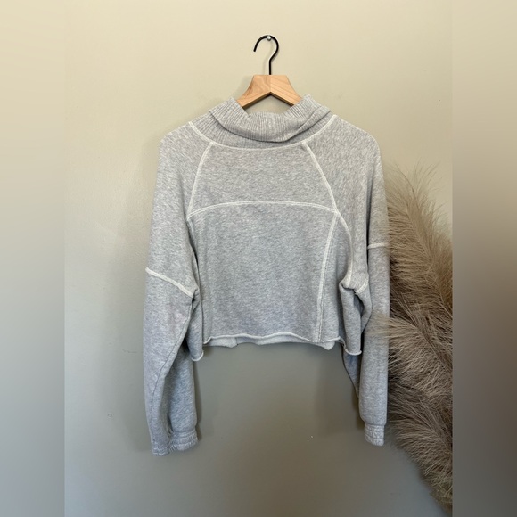 Aerie Gray Turtleneck Sweater - Picture 3 of 6